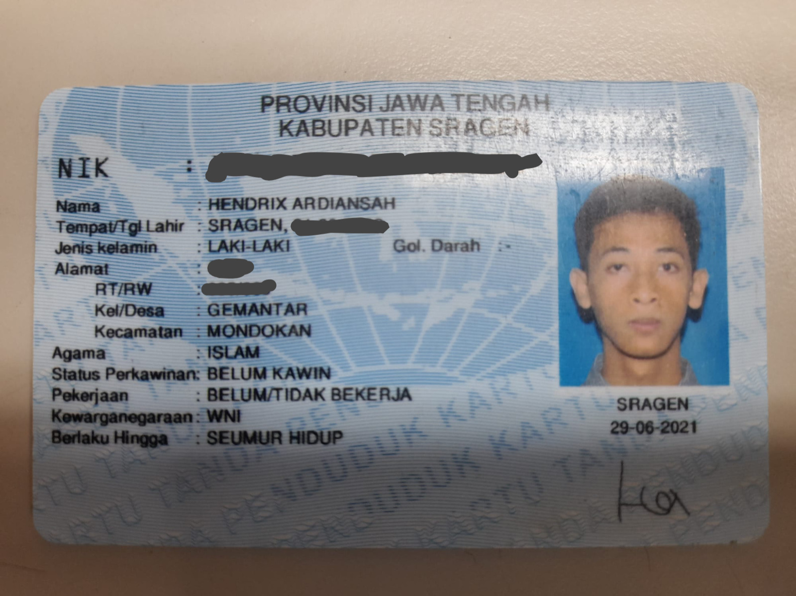 Telah ditemukan kartu identitas atas nama Hendrix Ardiansah